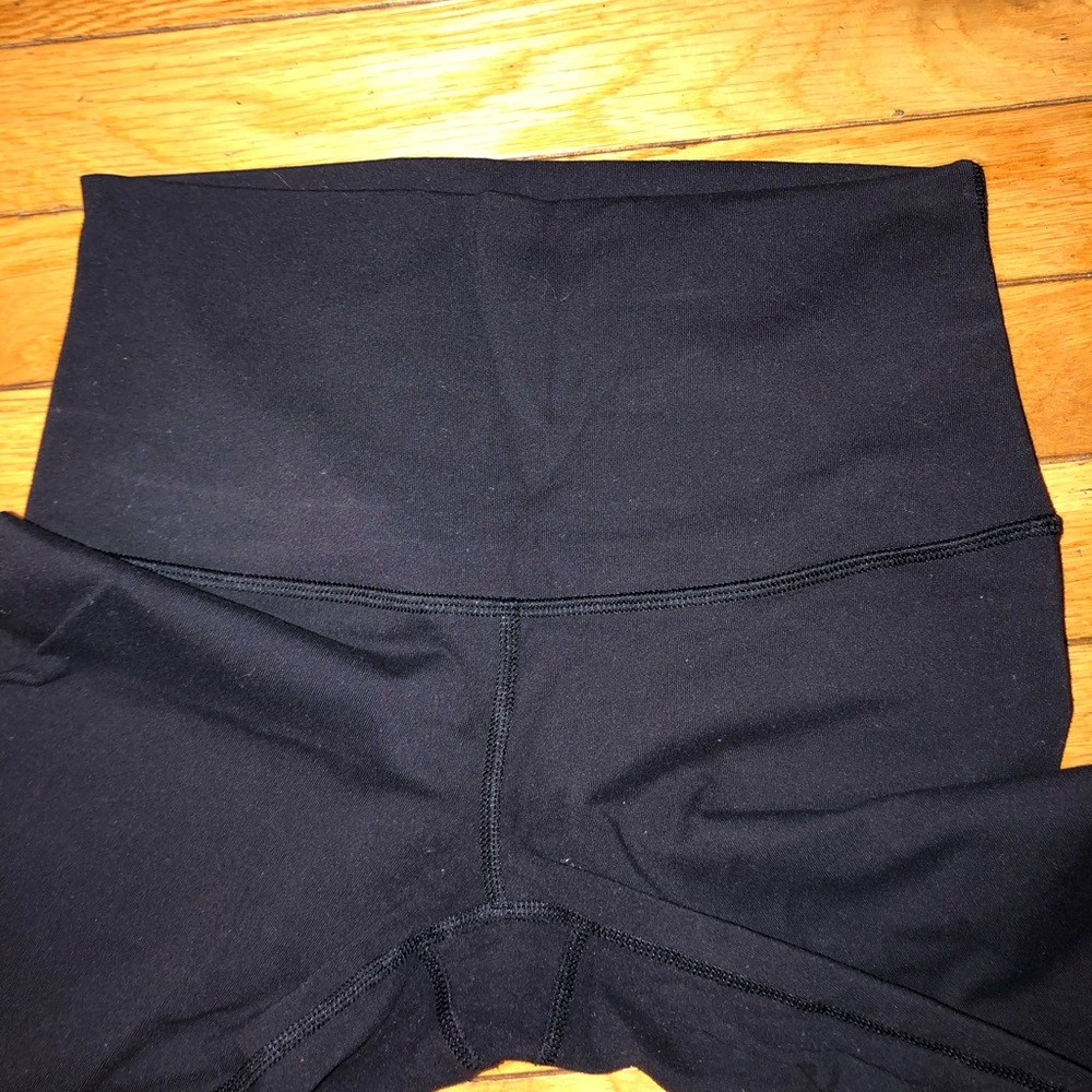 Lululemon cropped black leggings - Picture 6 of 7